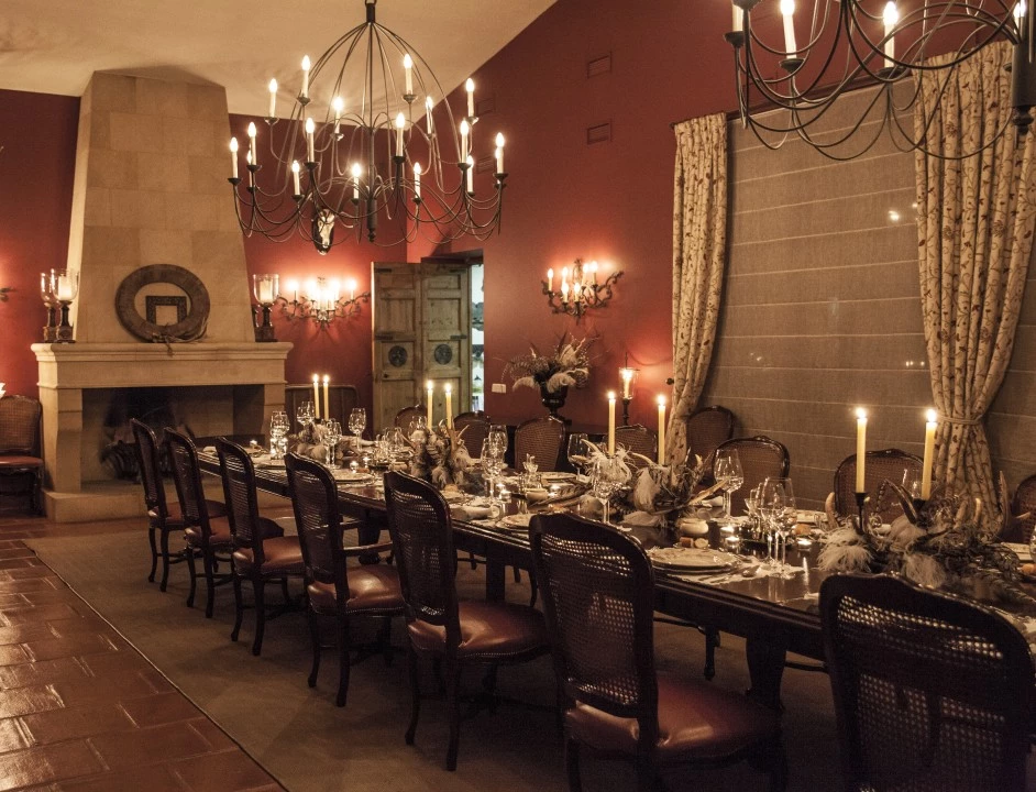 1679306916-Luxury Property dining room Spain Villa Felipe.webp